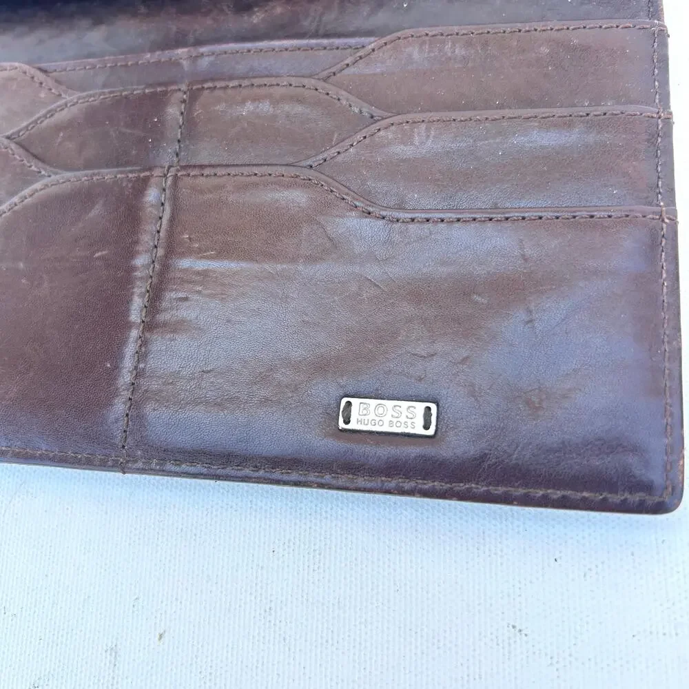 Hugo Boss Vintage Brown Croc-Embossed Tri-Fold Clutch Wallet Billfold Buckle